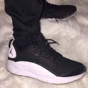 white nike trainers 720